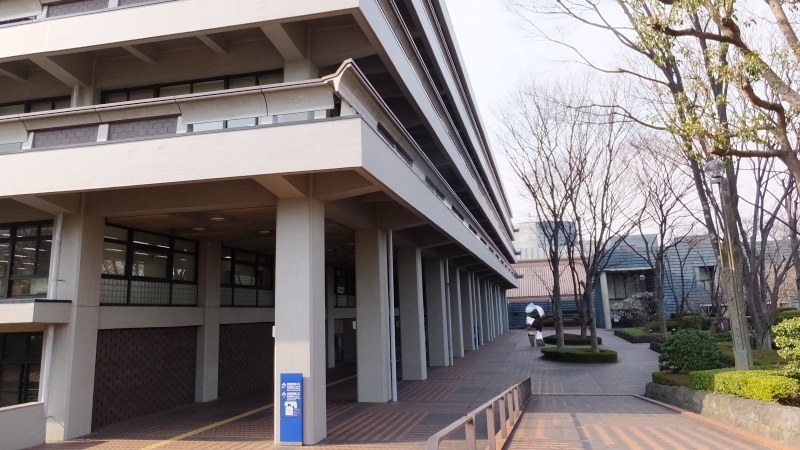 議事堂側